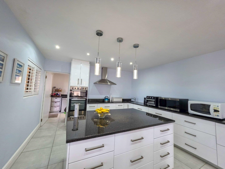3 Bedroom Property for Sale in Stilbaai Western Cape